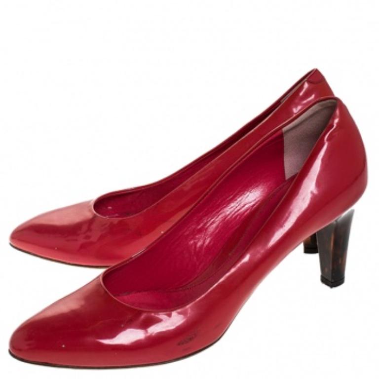 Bally escarpins à bout rond en cuir verni rose, taille 41 Pour femmes en vente