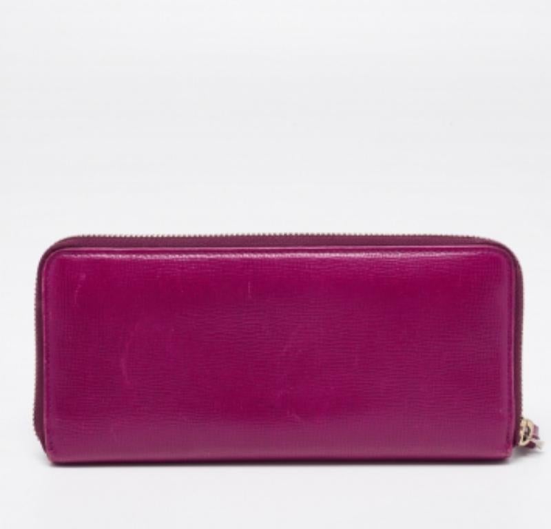 Cartera con cremallera de piel morada Bally Púrpura en venta