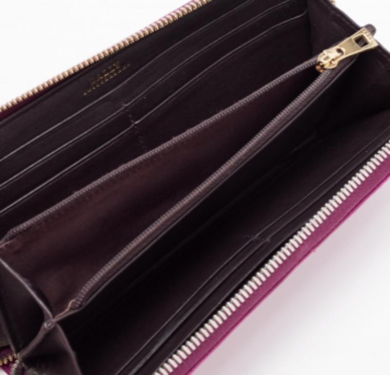 Cartera con cremallera de piel morada Bally en venta 1