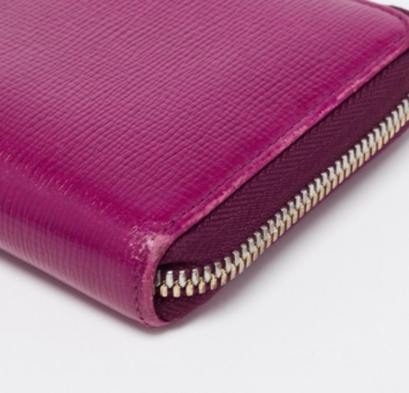Cartera con cremallera de piel morada Bally en venta 2