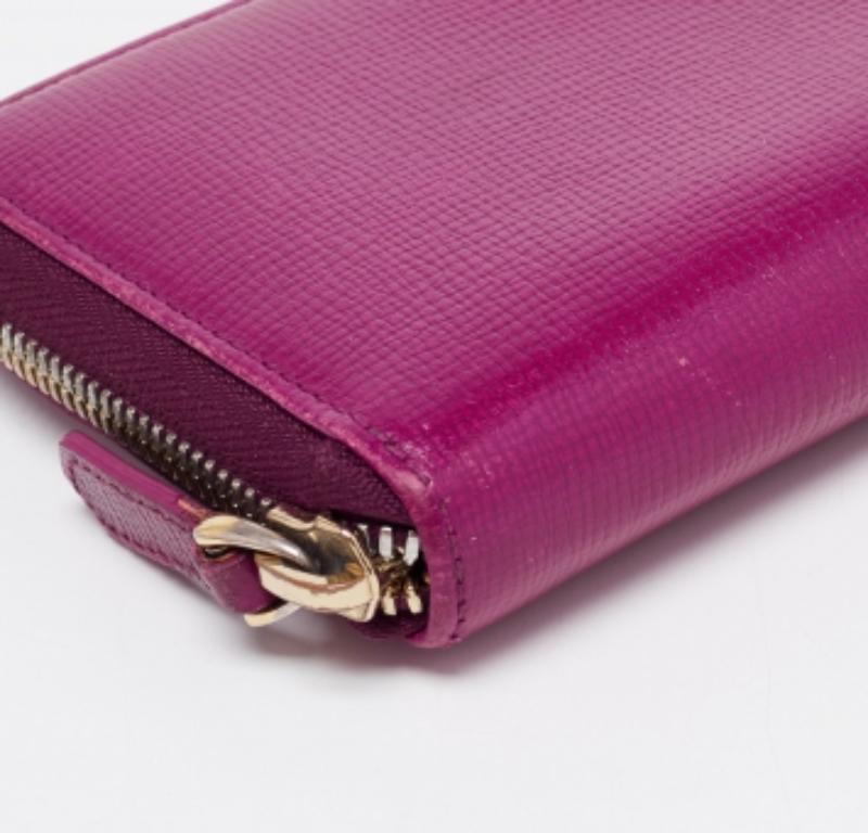 Cartera con cremallera de piel morada Bally en venta 3