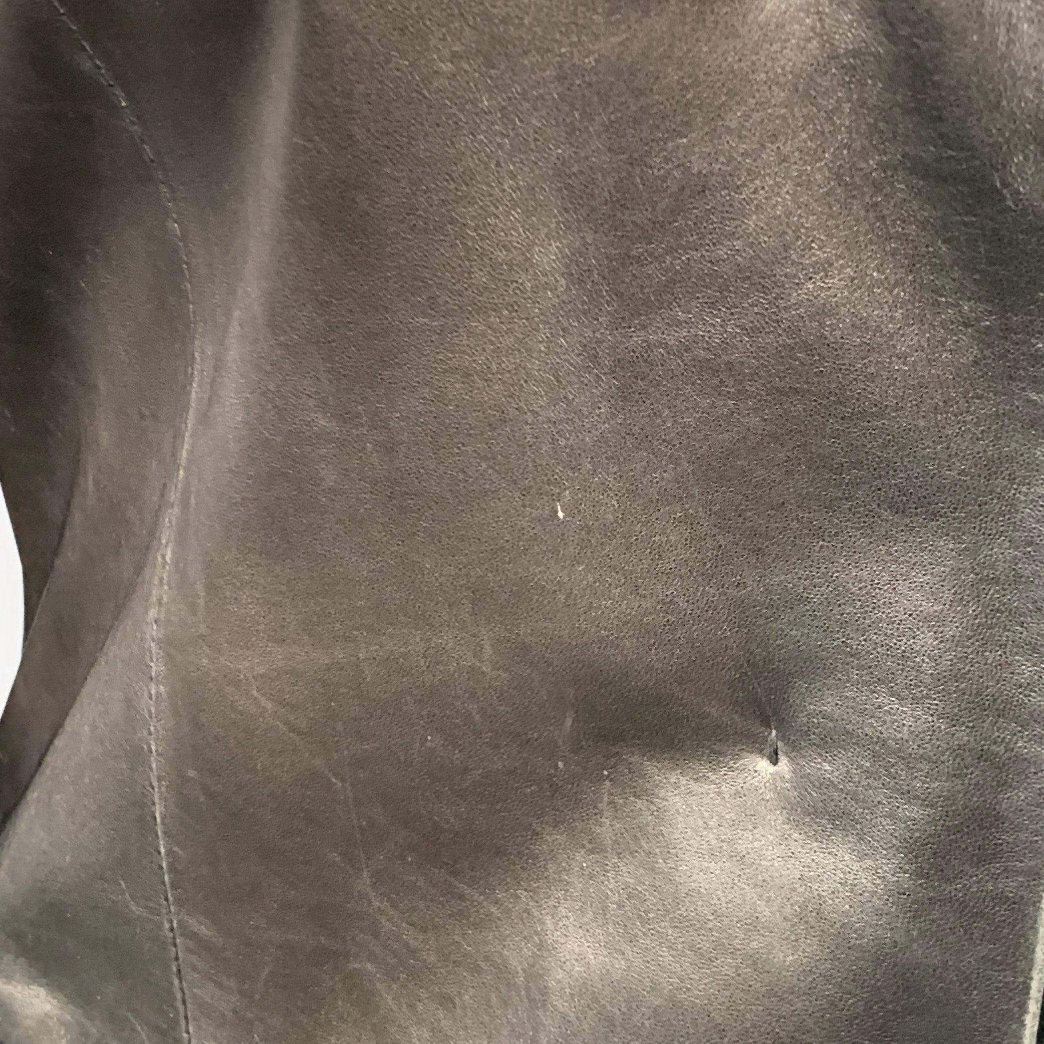 BALLY Taille 12 Veste en cuir noir à boutons cachés Blazer en vente 2