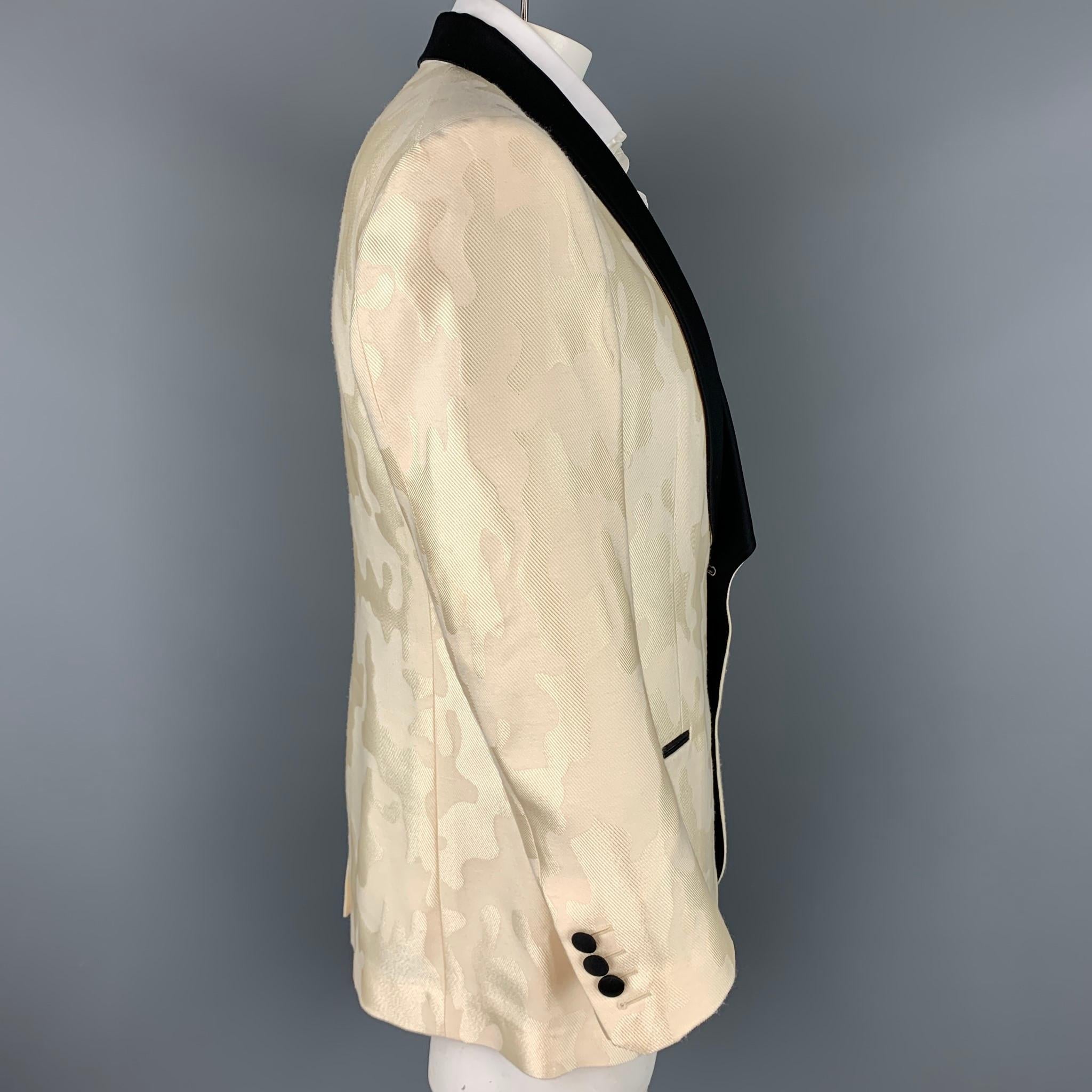 BALLY Size 46 Beige Jacquard Viscose Blend Shawl Collar Sport Coat In Good Condition In San Francisco, CA