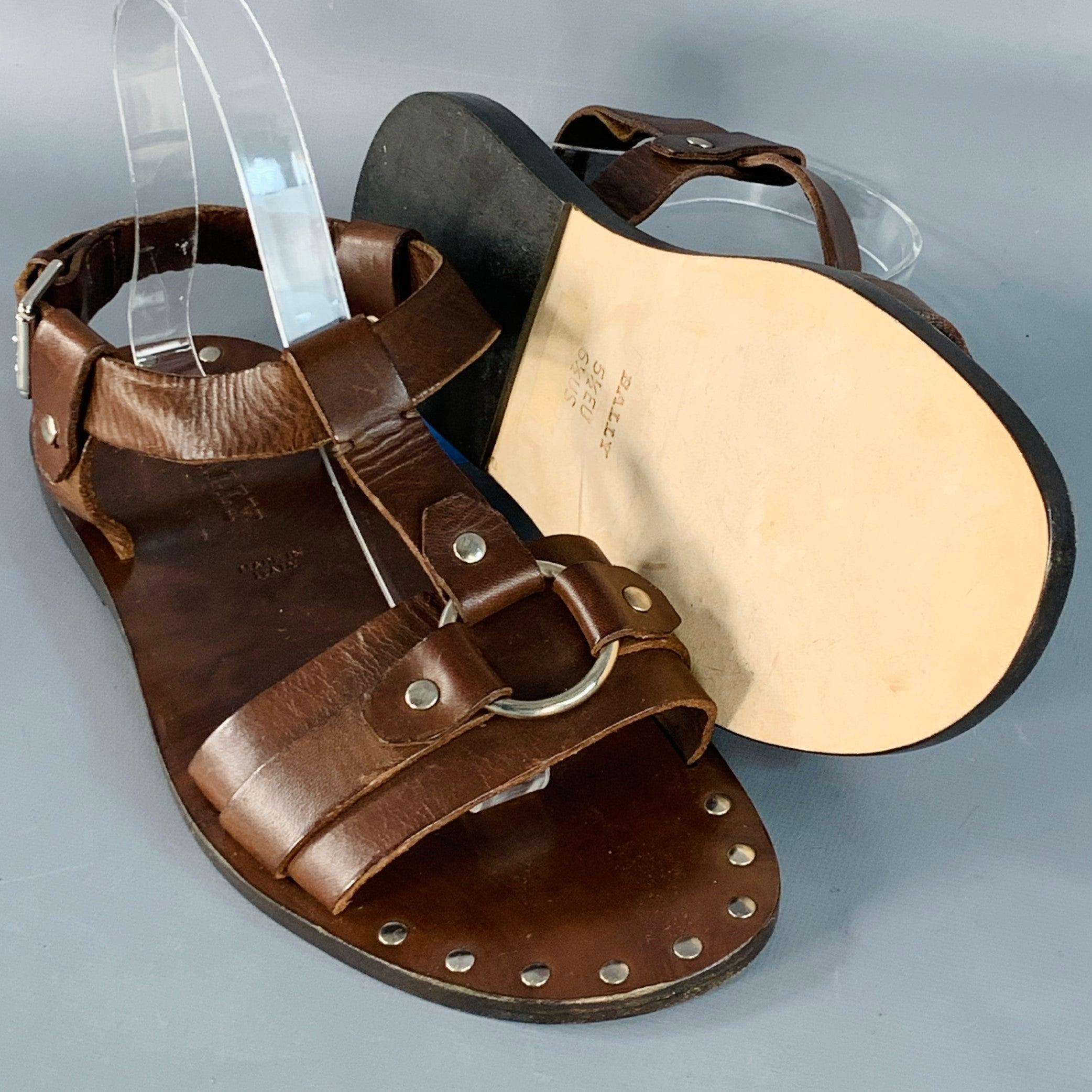 BALLY Größe 6.5 Lurago Braun Silber Leder Nieten Sandalen im Angebot 1