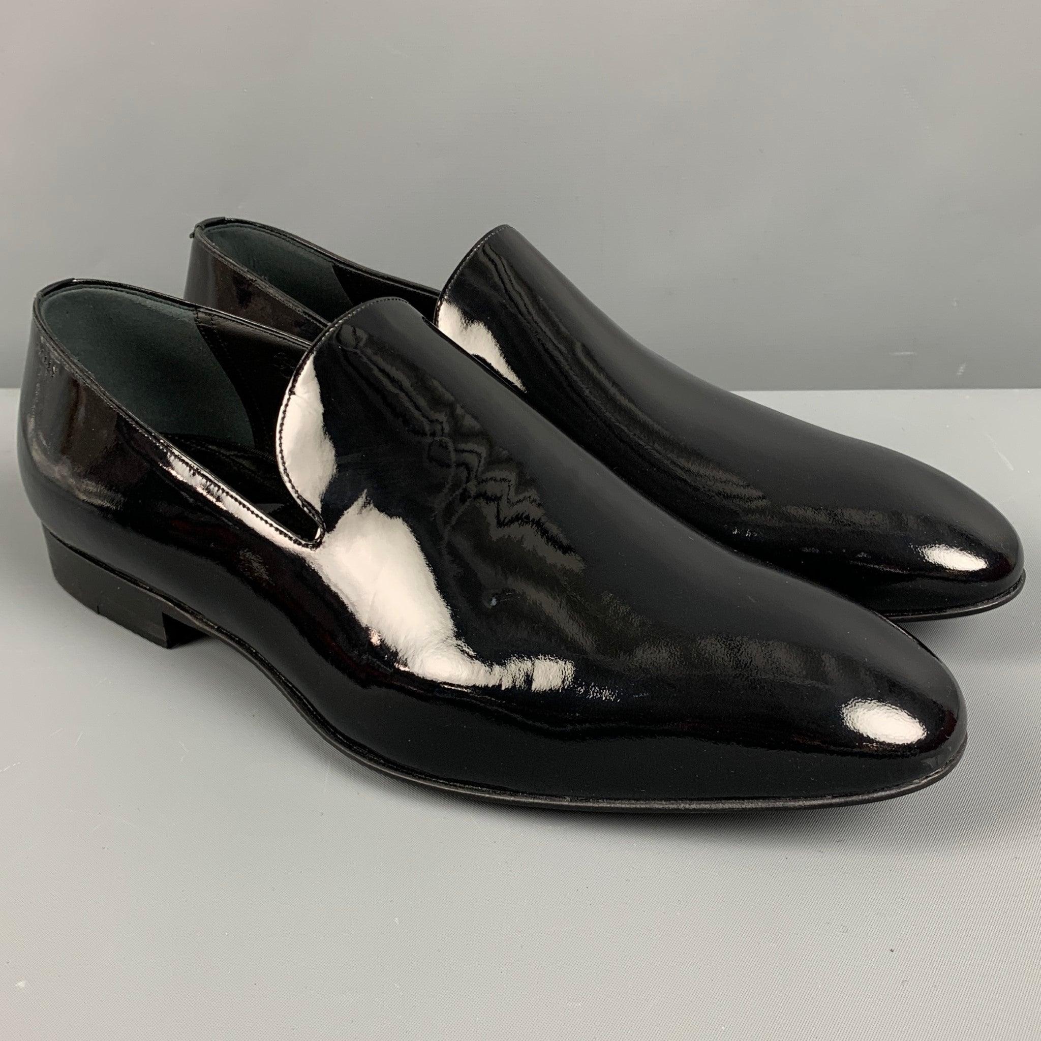 BALLY loafers
in a black patent leather fabric featuring a slip on style. Comes with box. Made in Switzerland.New with Box. 

Marked:   US 7.5Outsole:11.25 inches  x 3.5 in
  
  
 
Reference: 127682
Category: Loafers
More Details
    
Brand: 