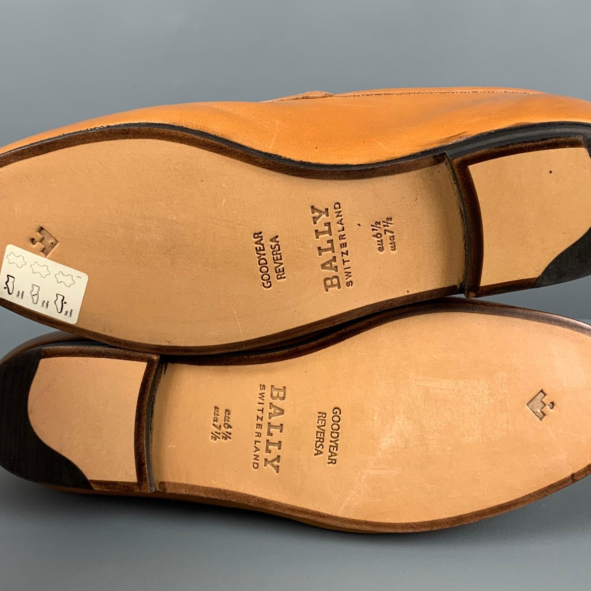 BALLY Size 7.5 Honey Leather Slip On Loafers For Sale 4