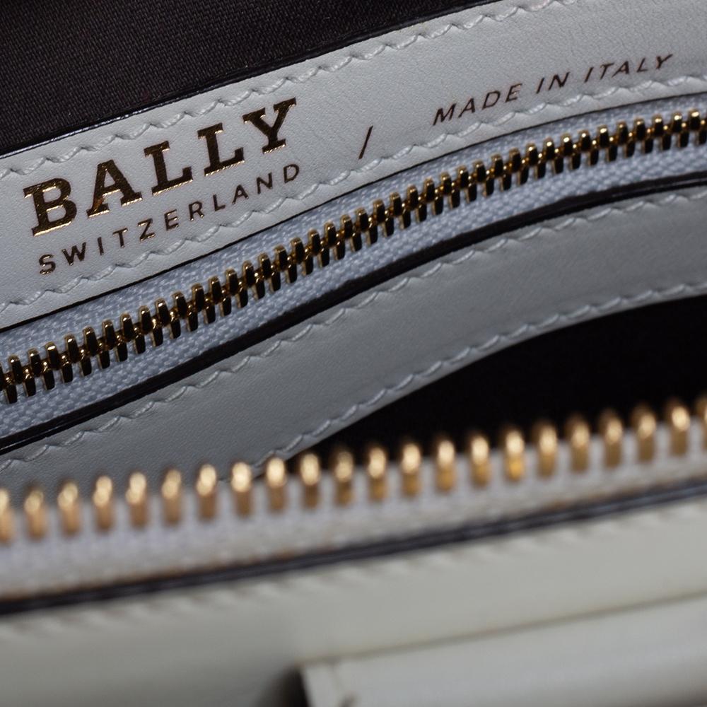 Bally White Lip Print Leather Berkeley Double Zip Tote In Good Condition In Dubai, Al Qouz 2