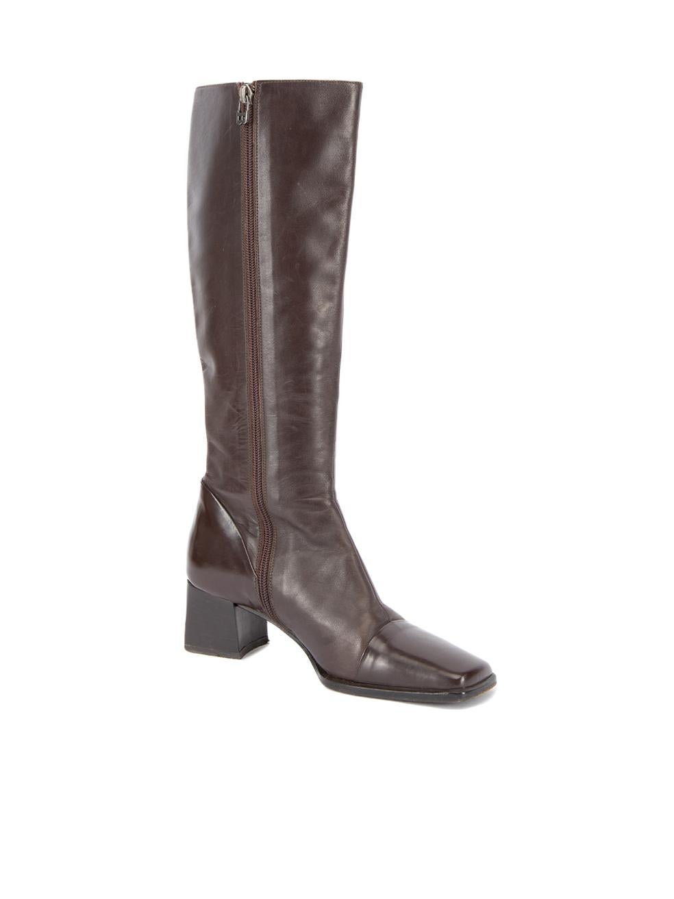 CONDITION is Very good. Minimal wear to boots is evident. Minimal wear and creasing to the exterior leather and scuffs can be seen on this used Bally designer resale item.   Details  Brown Leather Knee high boots Square toe Kitten block heel Side