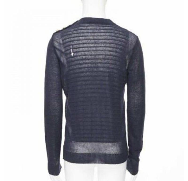BALMAIN 100% Leinen Marineblauer Streifen Gold Militär Pullover mit Knopfleiste im Used-Look XS Herren im Angebot