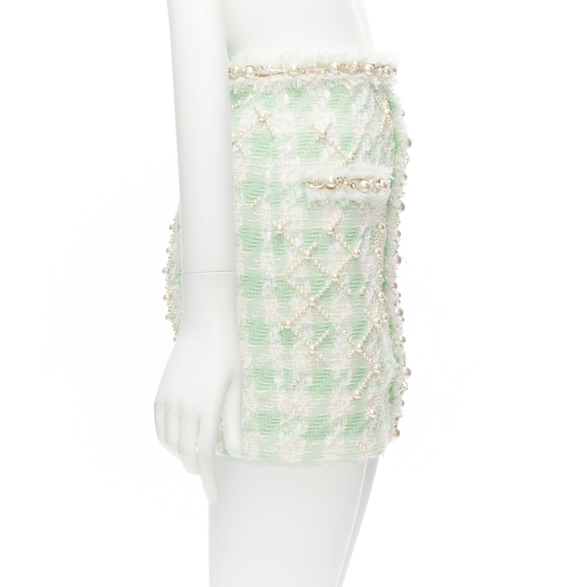 BALMAIN 2023 green white tweed pearl embellished preppy mini skirt FR34 XS In Excellent Condition For Sale In Hong Kong, NT