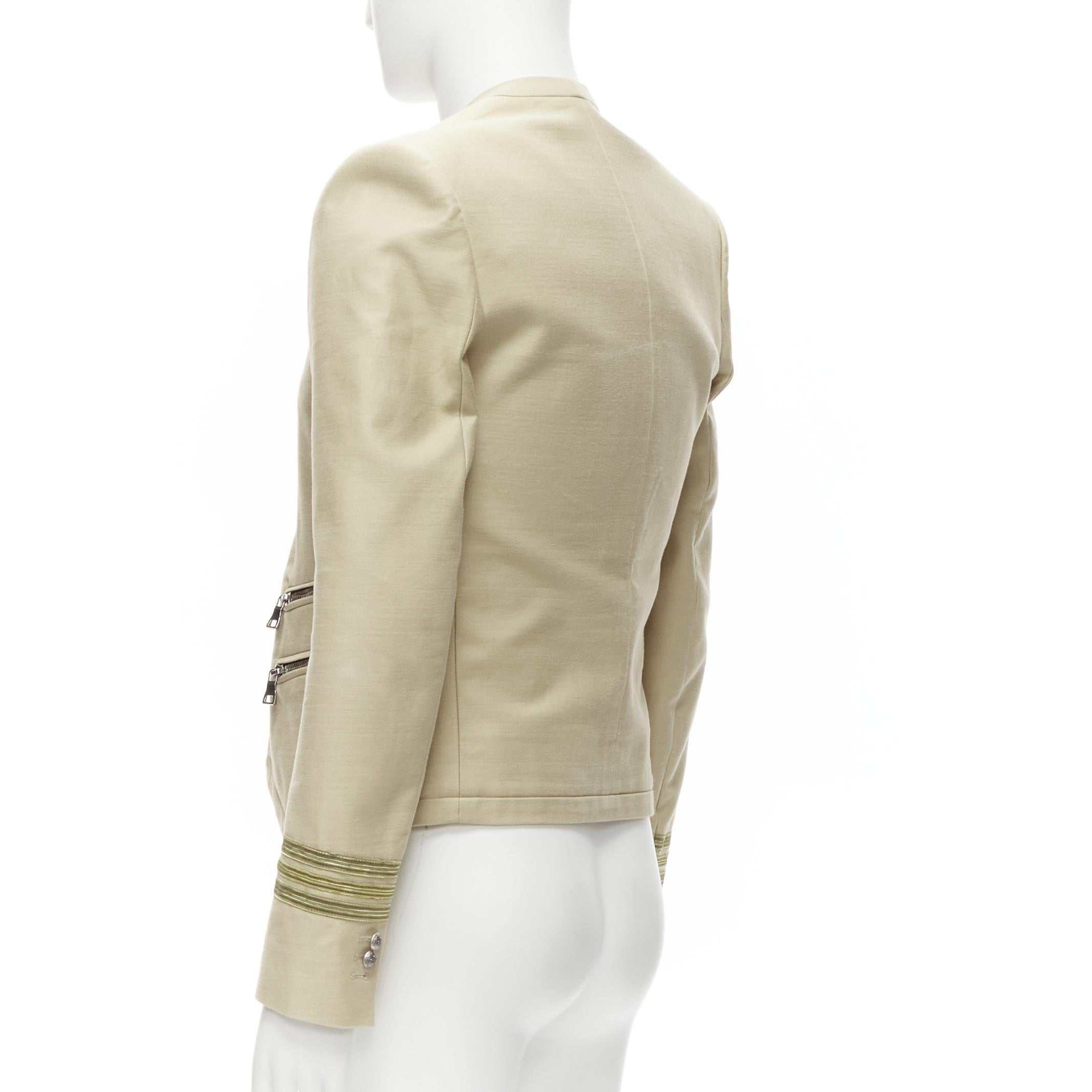 Balmain - Veste cintrée en coton beige avec fermeture éclair pour officier militaire EU46 S en vente 1