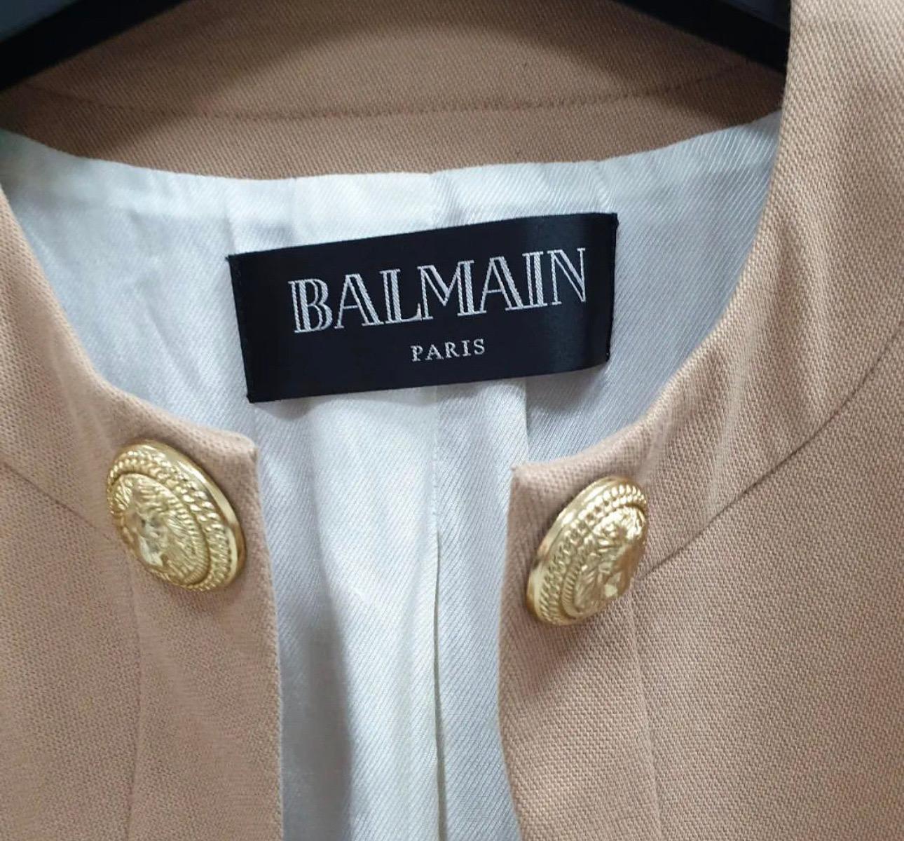 Beige Jacke mit goldenem Knopfleiste von Balmain im Zustand „Gut“ im Angebot in Krakow, PL