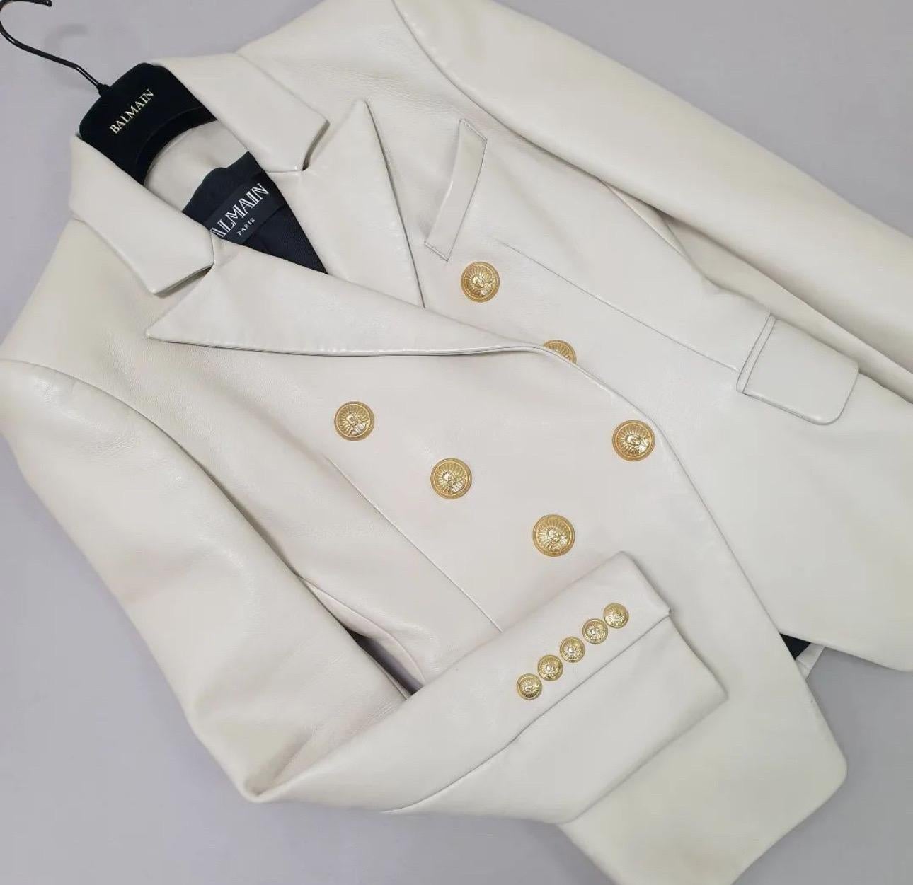 Marrone Balmain Giacca Blazer doppiopetto in pelle beige in vendita