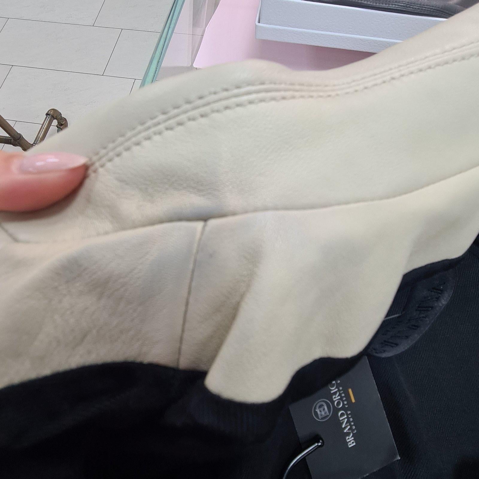 Balmain Giacca Blazer doppiopetto in pelle beige in vendita 4