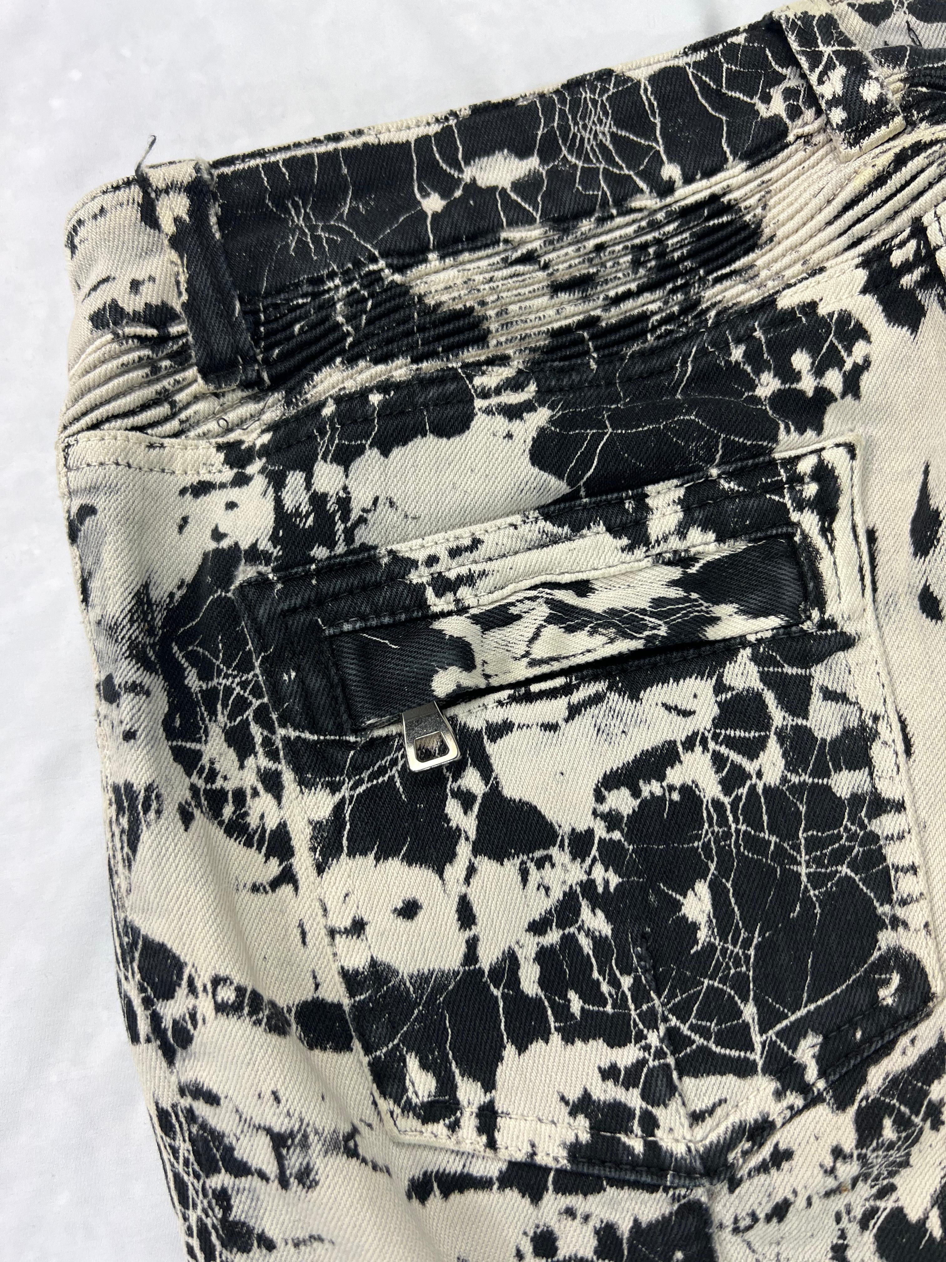 Balmain Black and White Denim Jean Pants, Size 40 For Sale 1