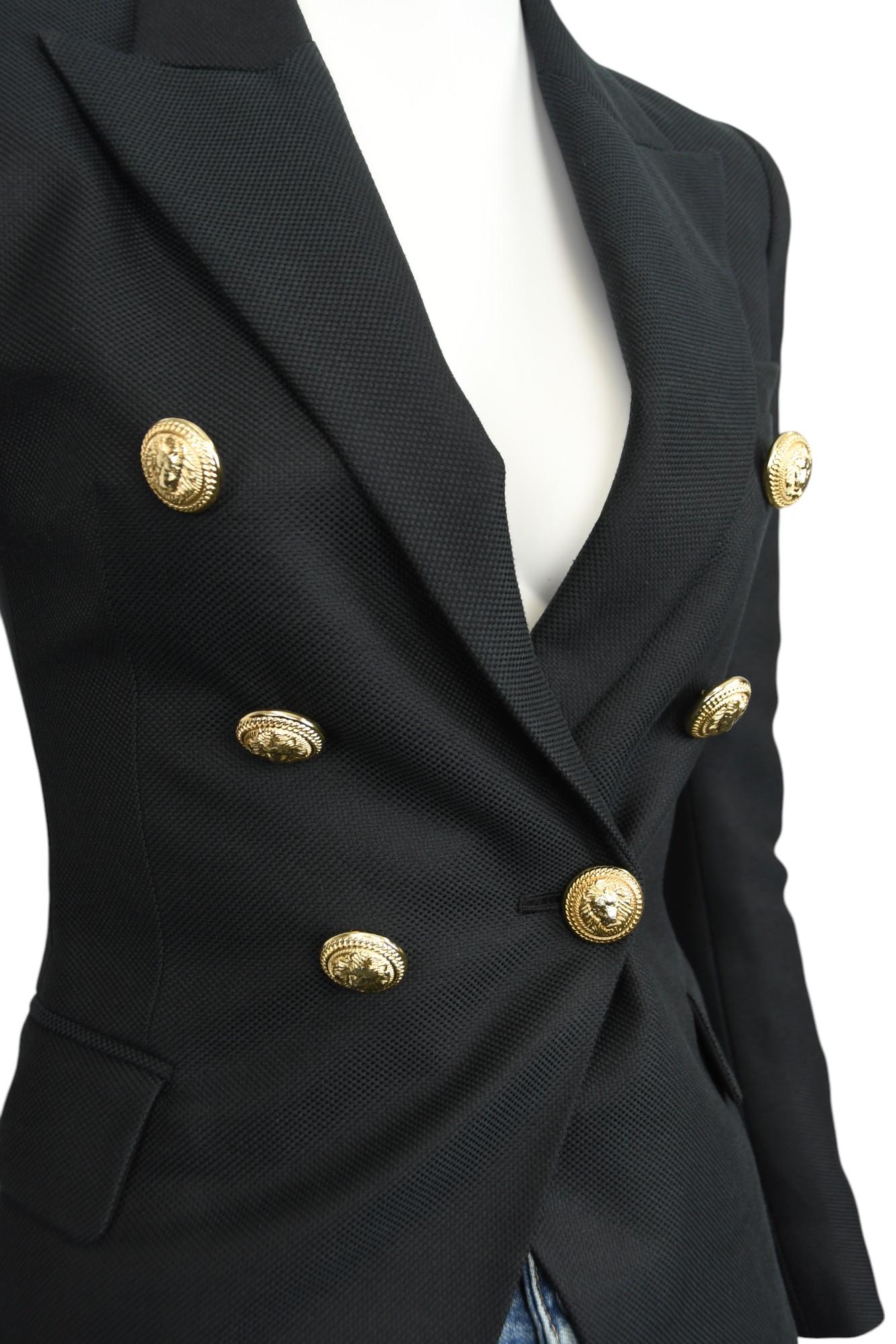 Nero Blazer doppiopetto nero Balmain con bottoni dorati  Taglia US 6 in vendita