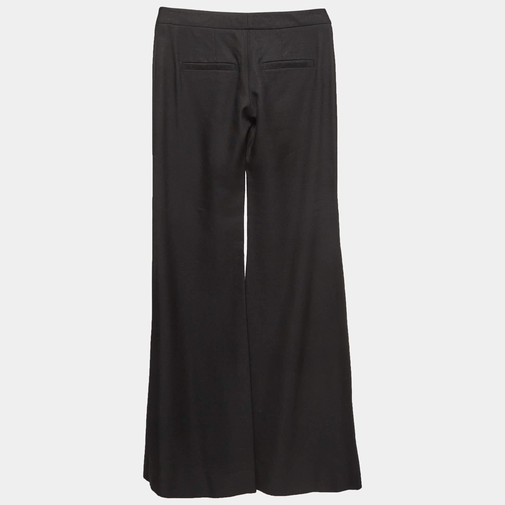 I pantaloni dal taglio impeccabile sono un punto fermo di un guardaroba ben curato. Questi pantaloni firmati sono finemente cuciti per darti il look desiderato e un comfort che dura tutto il giorno.