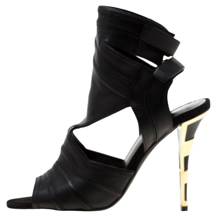 Balmain Schwarze Kali-Sandalen aus Leder mit Ausschnitt in Knöchellänge Größe 36,5