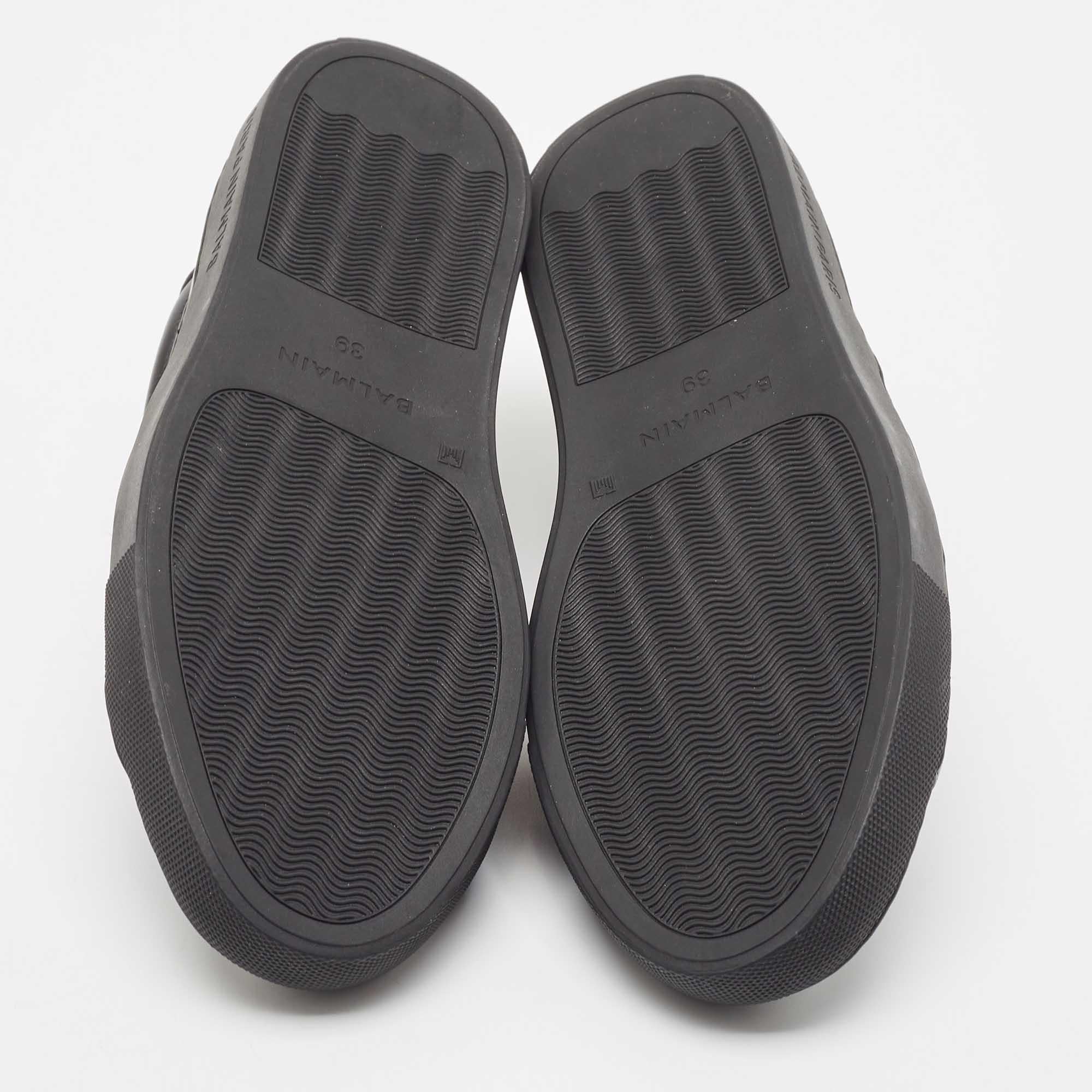 Balmain Black Leather Slip On Sneakers Size 39 In Excellent Condition For Sale In Dubai, Al Qouz 2