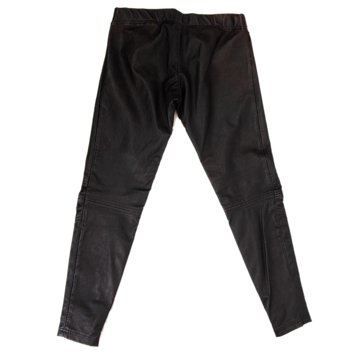 100% authentic Balmain biker zipper detail pants in black lambskin leather (100%). Slip-in fit. Unlined. Has been worn and is in excellent condition.

Measurements
Tag Size	40
Size	M
Waist From	72cm (28.1in)
Hips From	82cm (32in)
Length	88cm