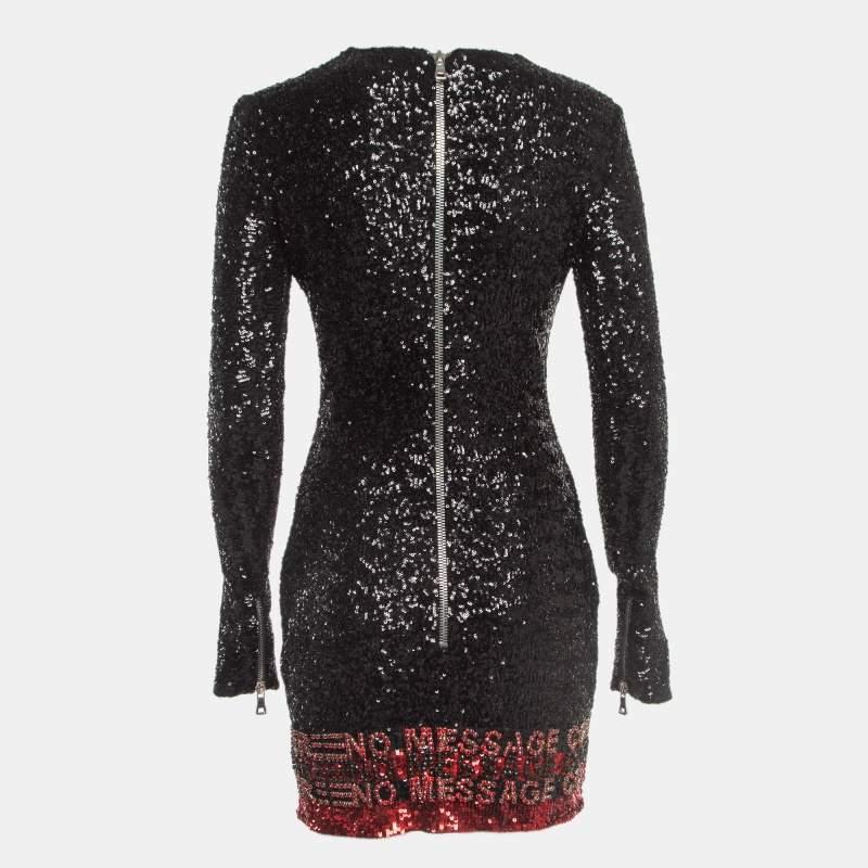 The fine artistry and the feminine silhouette of this designer dress exhibit the labels impeccable craftsmanship in tailoring. It is stitched using quality materials has a good fit and can be easily styled with chic accessories open toe sandals and