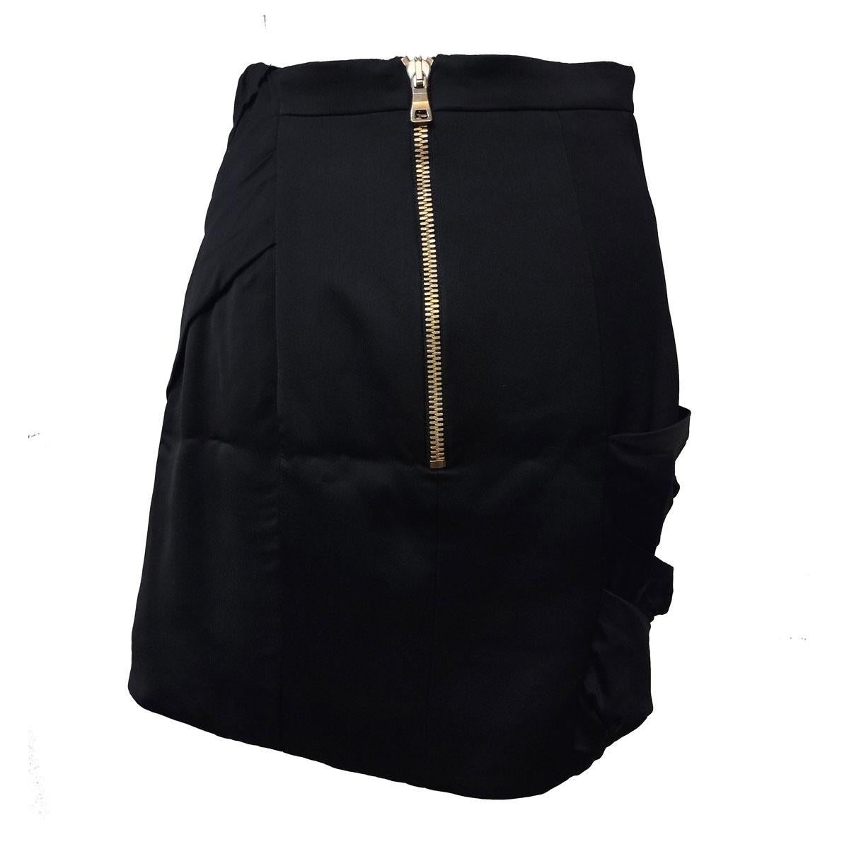 Viscose
Black color
Plissé and folds
Total length cm 44 (17,3 inches)
Waist cm 35 (13,77 inches)
French size 38, italian 42
Worldwide express shipping included in the price !