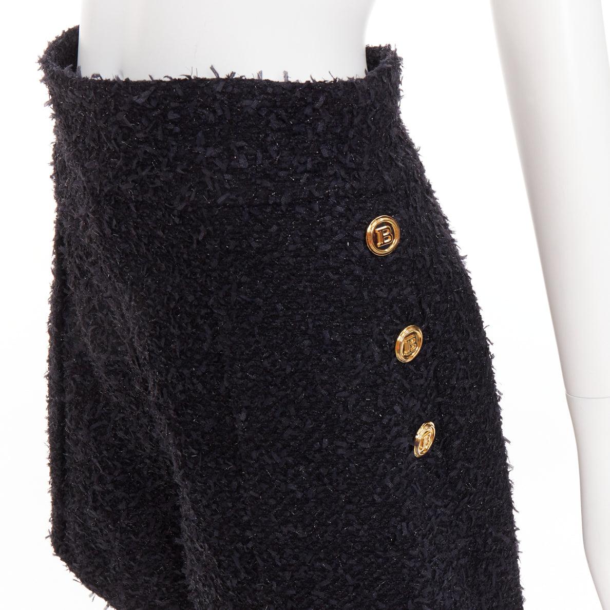BALMAIN Schwarz gesprenkelt Metallic-Tweed Gold B Knöpfe High-Rise-Shorts FR38 M
Referenz: LAYU/A00087
Marke: Balmain
Designer: Olivier Rousteing
MATERIAL: Baumwolle, Gemisch
Farbe: Schwarz, Gold
Muster: Solide
Verschluss: