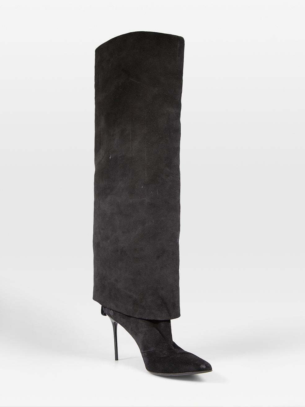 CONDITION is Very good. Minimal wear to boots is evident. Minimal wear to suede exterior with abrasions seen throughout and abrasion is found on the right heel stem on this used Balmain designer resale item.
 
 
 
 Details
 
 
 Black
 
 Suede
 
