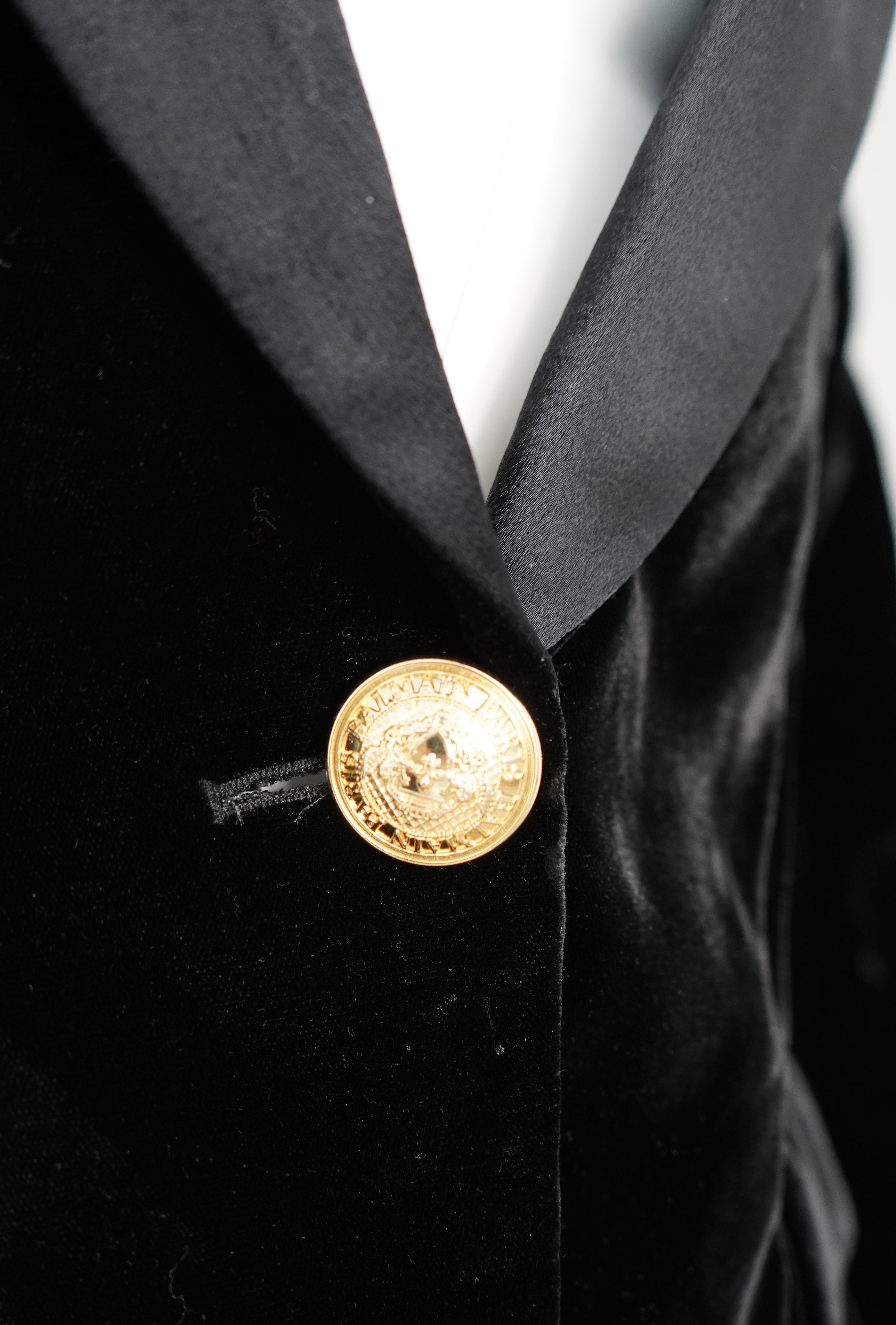 Blazer in velluto nero Balmain in vendita 1