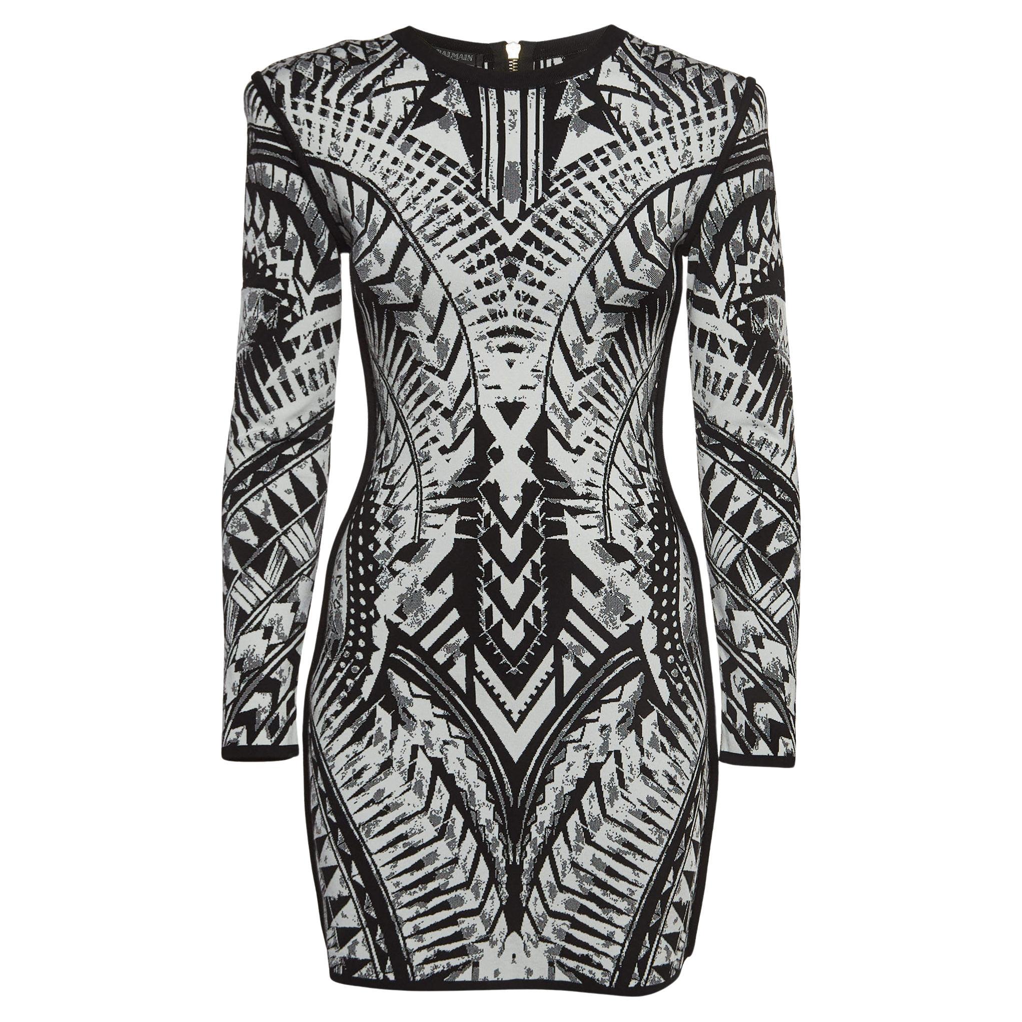 Balmain Black/White Jacquard Knit Mini Bodycon Dress M en vente