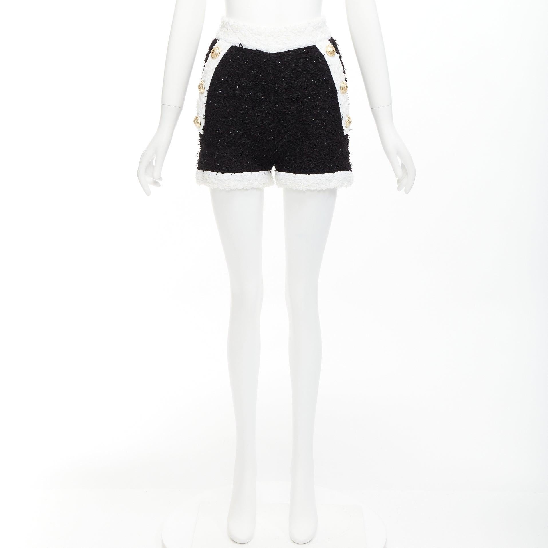 BALMAIN Schwarz-Weiß Pailletten Tweed Gold Knöpfe Reißverschluss hoch taillierte Shorts FR34 XS im Angebot 5
