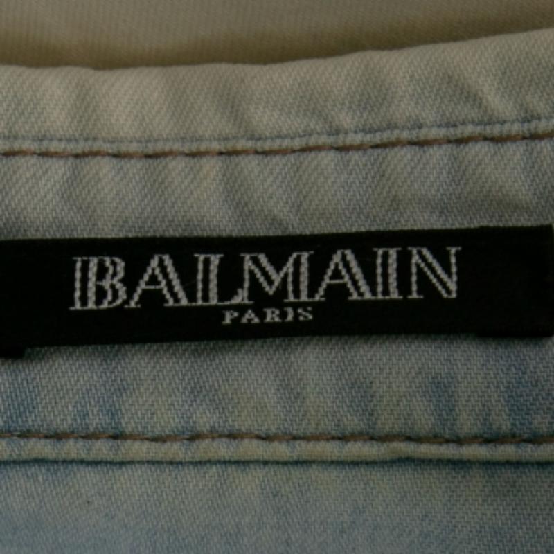 Grigio Balmain Camicia a maniche lunghe in denim blu sbiancato con bottoni davanti M in vendita