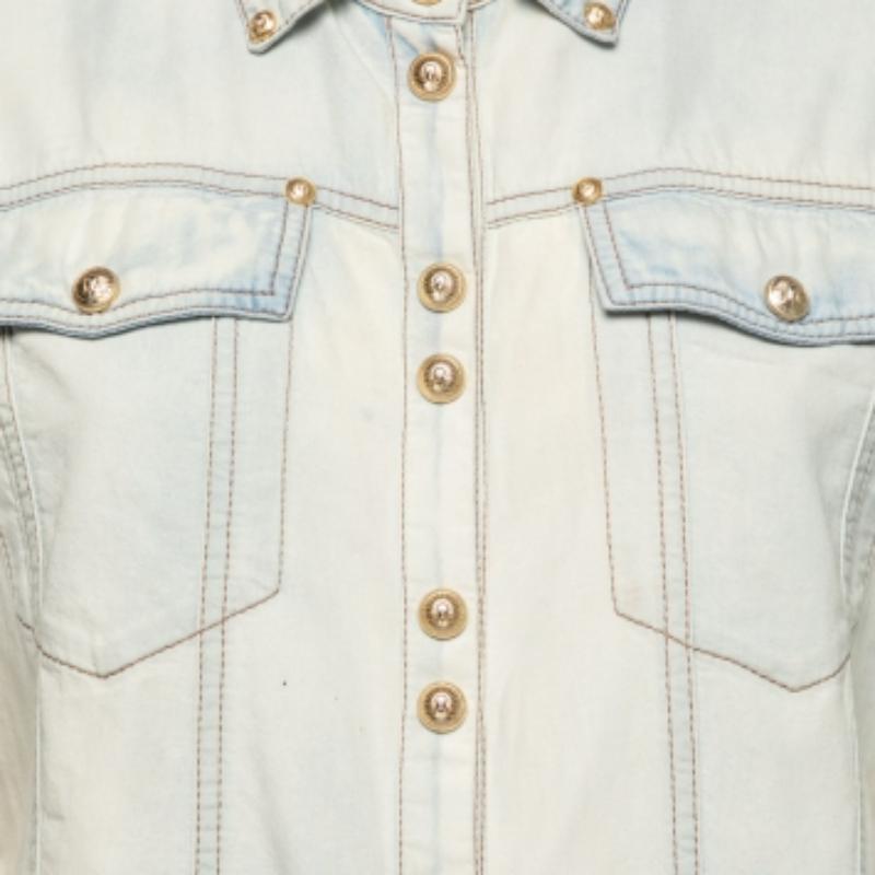 Donna Balmain Camicia a maniche lunghe in denim blu sbiancato con bottoni davanti M in vendita