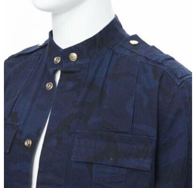 BALMAIN blue camouflage cotton gold button military shirt jacket EU38 S
Reference: TGAS/A05569
Brand: Balmain
Designer: Olivier Rousteing
Model: Military shirt
Material: Cotton
Color: Blue
Pattern: Camouflage
Closure: Button
Extra Details: BALMAIN