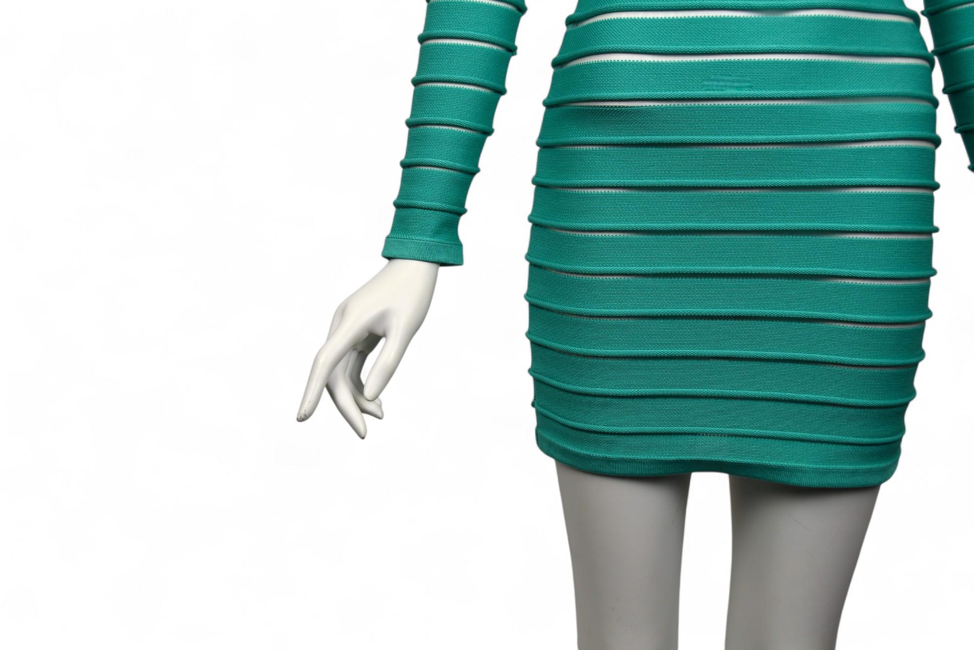 Mini abito a fascia con ritagli blu di Balmain  Taglia US 8 in vendita 1