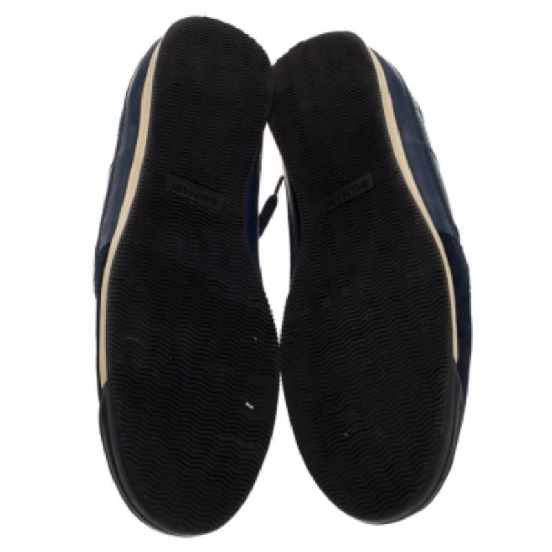 Balmain Blau Perforierte Turnschuhe aus Leder und Wildleder mit Schnürung Größe 43 im Zustand „Relativ gut“ im Angebot in Dubai, Al Qouz 2