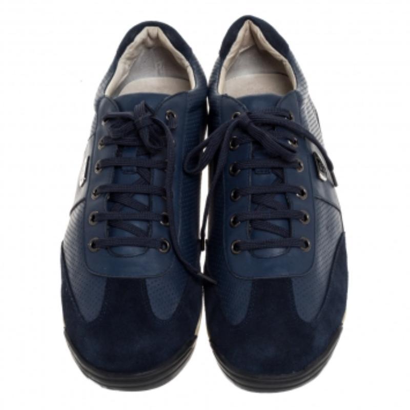 Balmain Blau Perforierte Turnschuhe aus Leder und Wildleder mit Schnürung Größe 43 im Angebot 1