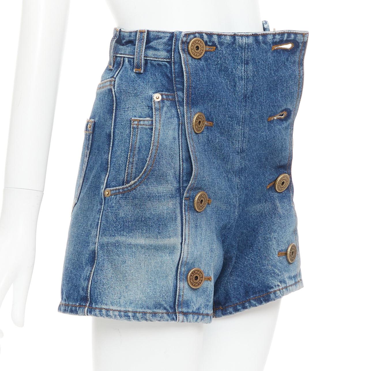 Blu Balmain pantaloncini in denim a vita alta FR34 XS con bottoni in bronzo lavati blu in vendita