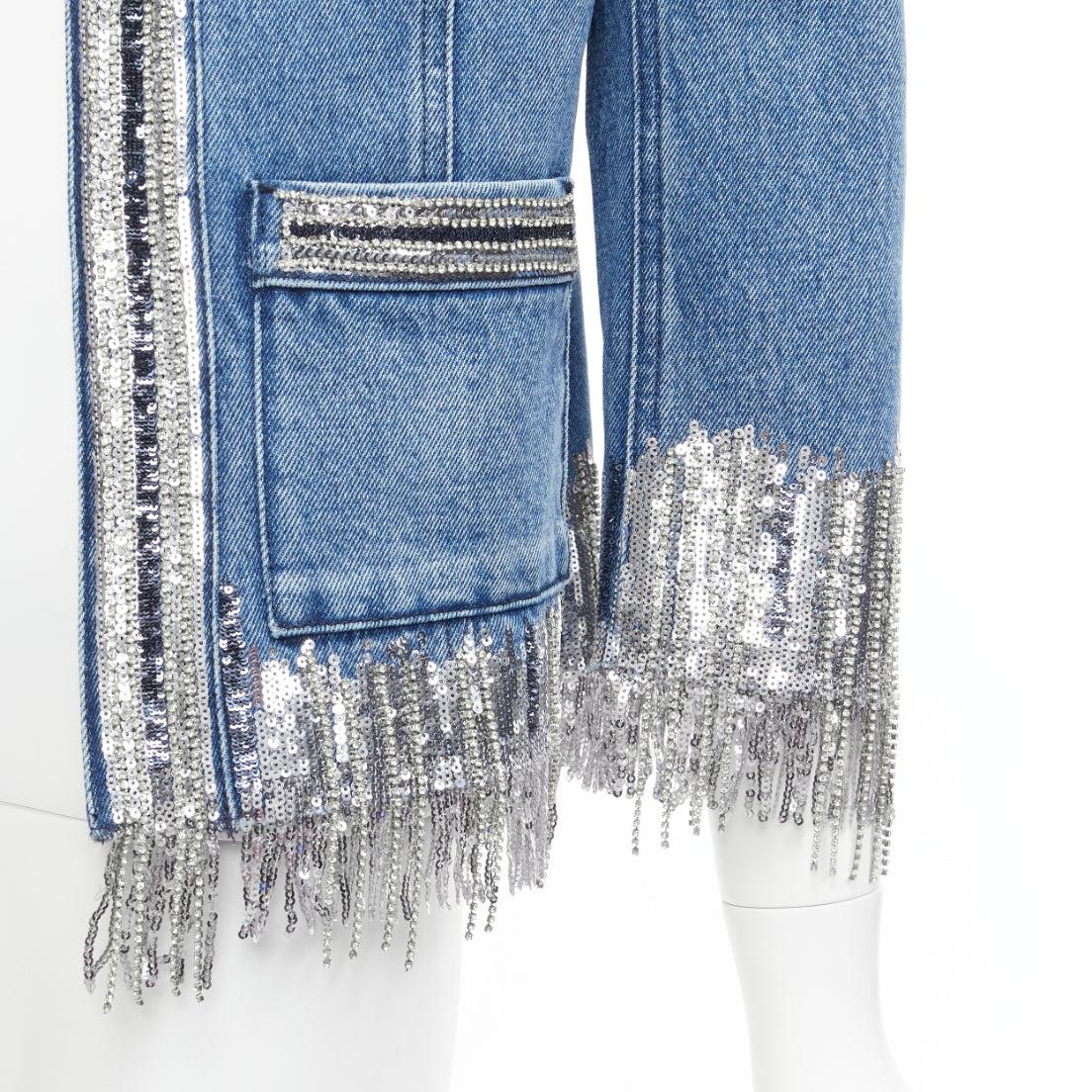 BALMAIN blue washed cotton denim silver crystal embellished trim jacket FR36 S
Reference: AAWC/A00731
Brand: Balmain
Designer: Olivier Rousteing
Collection: 2019
Material: Denim
Color: Blue, Silver
Pattern: Solid
Closure: Hook & Bar
Lining: Blue