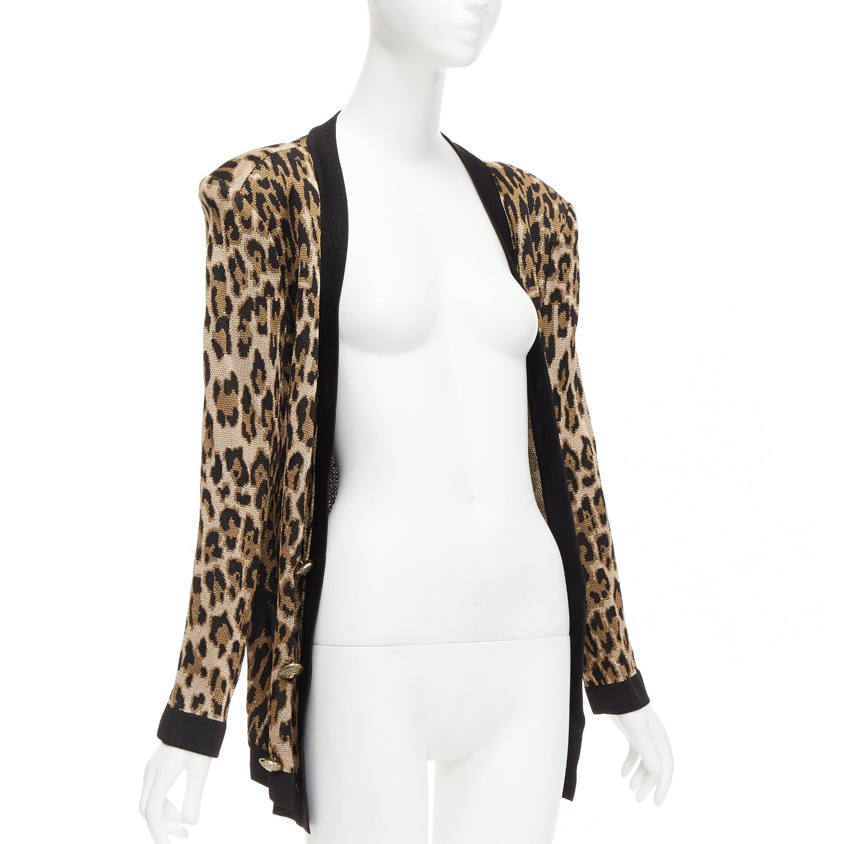 BALMAIN braune Leoparden-Jacquard-Powerschulter-Strickjacke mit Goldknöpfen FR38 M (Beige) im Angebot