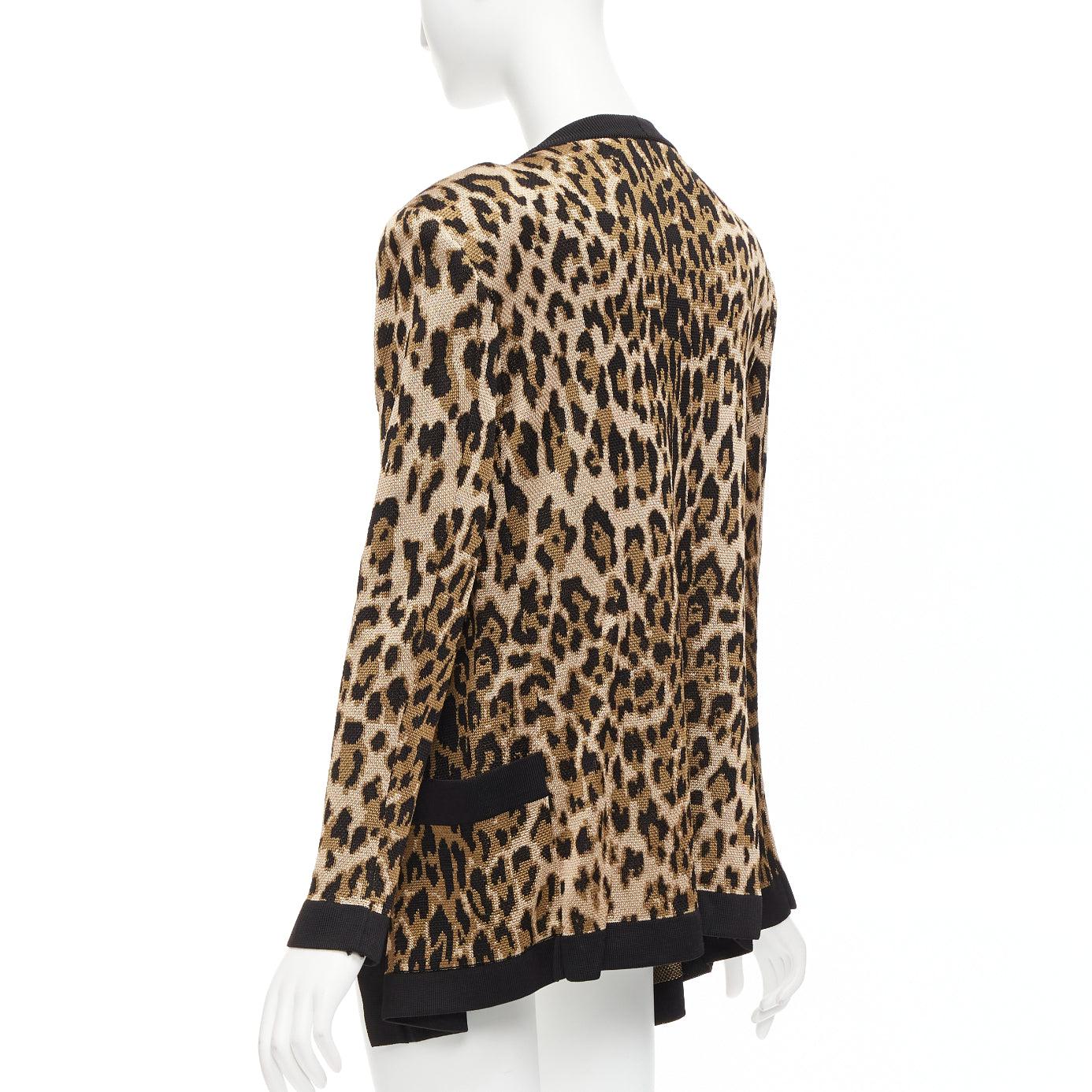 BALMAIN braune Leoparden-Jacquard-Powerschulter-Strickjacke mit Goldknöpfen FR38 M im Angebot 1