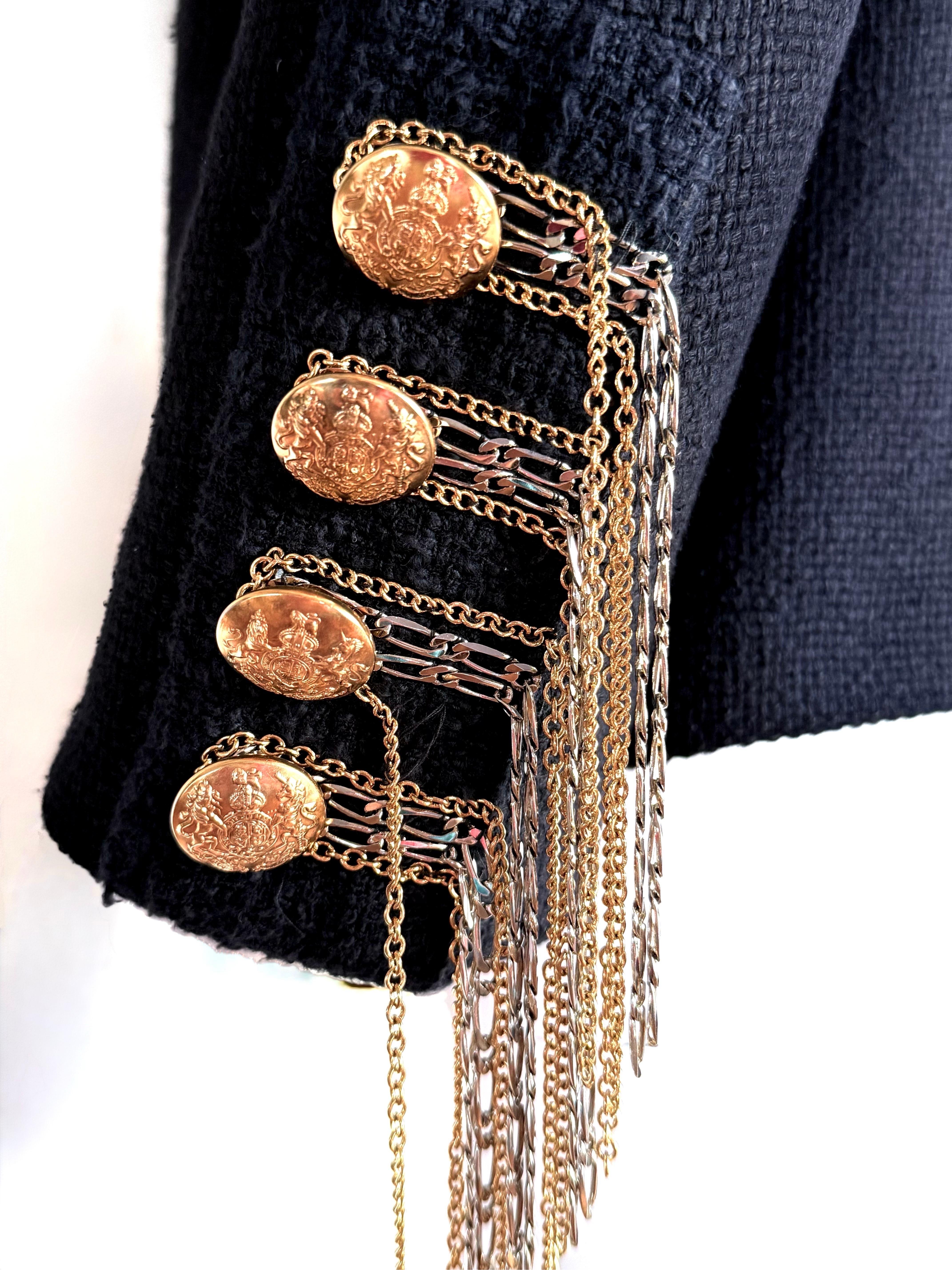BALMAIN Christophe Decarnin Pasarela F/W 2010 Chaqueta de seda bouclé con adornos de cadenas en venta 2