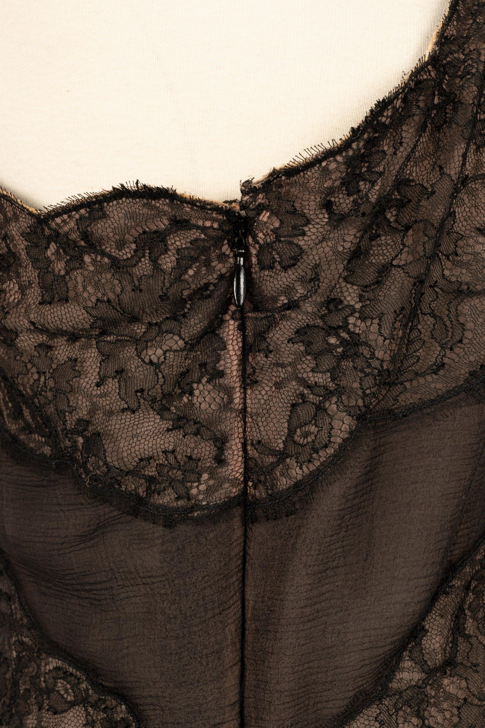 Robe Couture Balmain en crêpe de soie et dentelle noire transparente, vers 1990 en vente 2