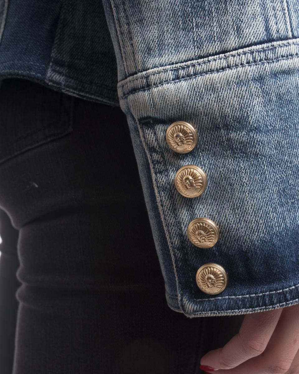 Balmain Denim Jacket with Gold Military Buttons - L / 12 In Excellent Condition In Toronto, ON