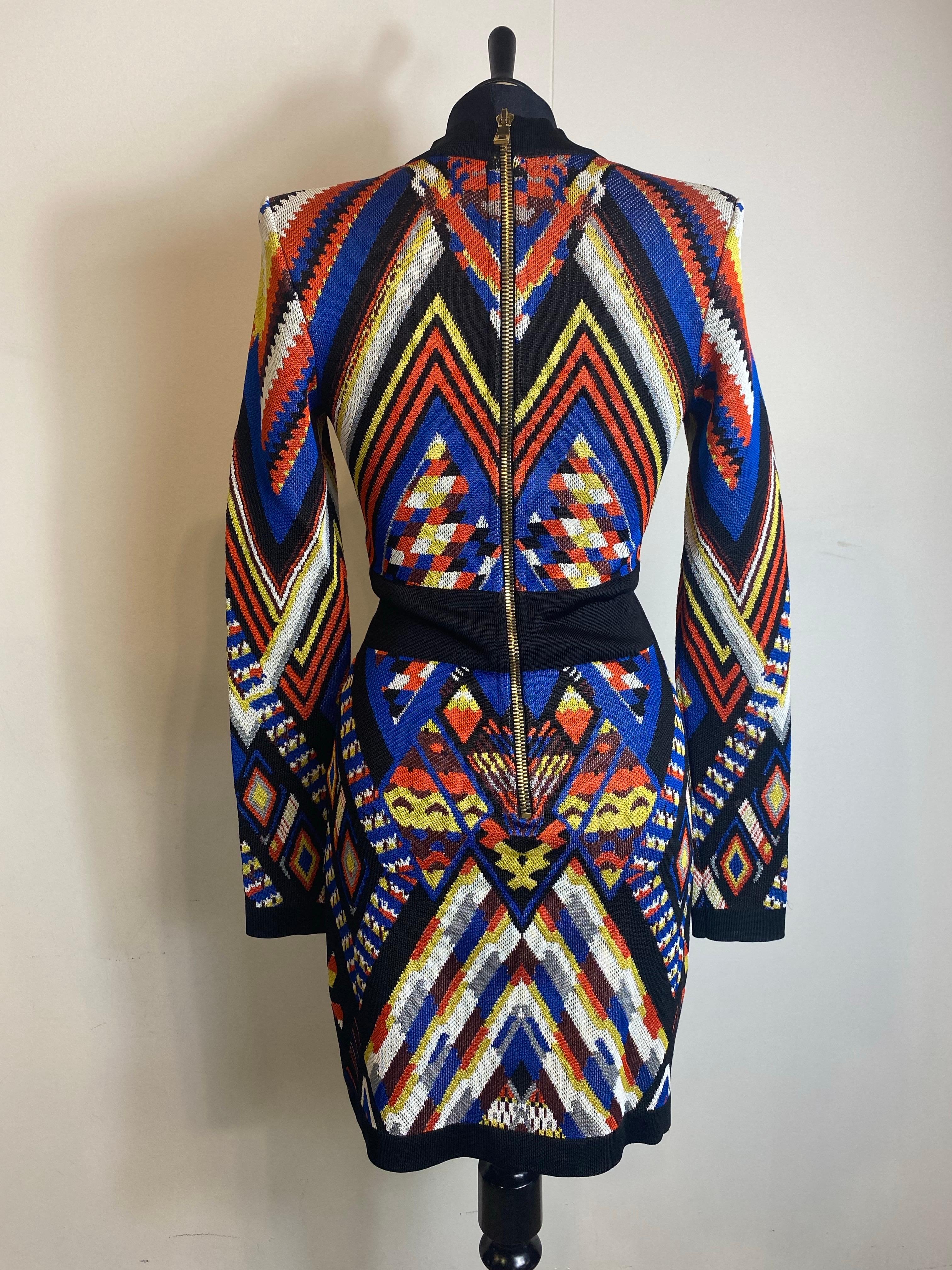 Noir Robe Balmain à motif géométrique multicolore. en vente