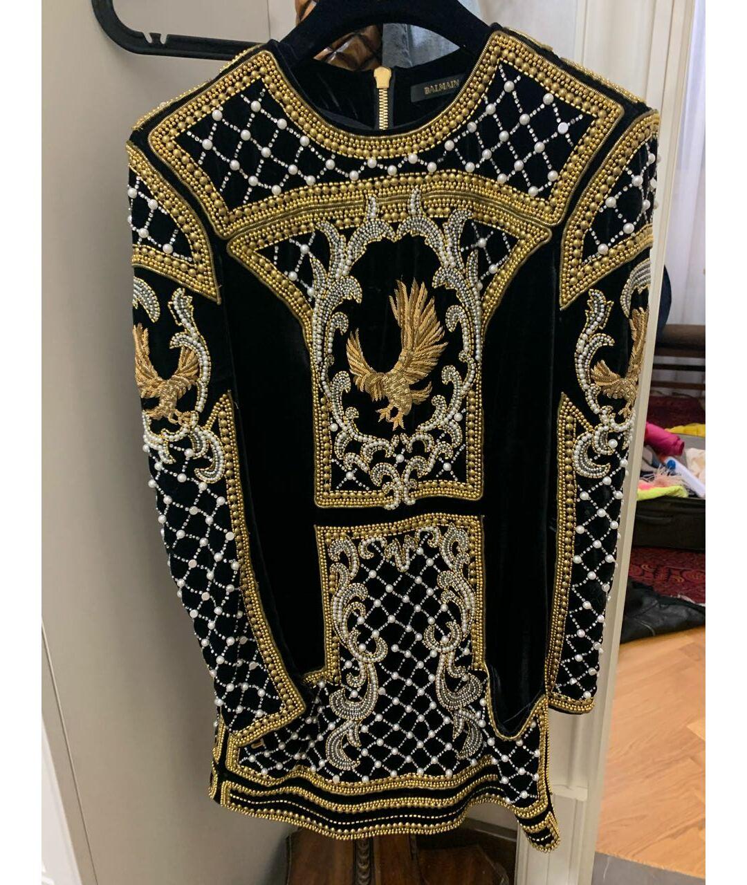 BALMAIN for H&M as seen on KYLEY JENNER 


Evening Black Velvet dress with Gold color trim

Round neck

Long Sleeve

Decorated With Embroidery And Beads 


Size 36 or US 4

Made in India

Pre-owned. Perfect condition

 100% authentic guarantee 

   