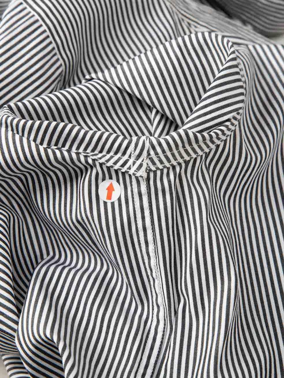 Women's Balmain Grey Striped Eagle Detail Buttoned Shirt Size XS For Sale