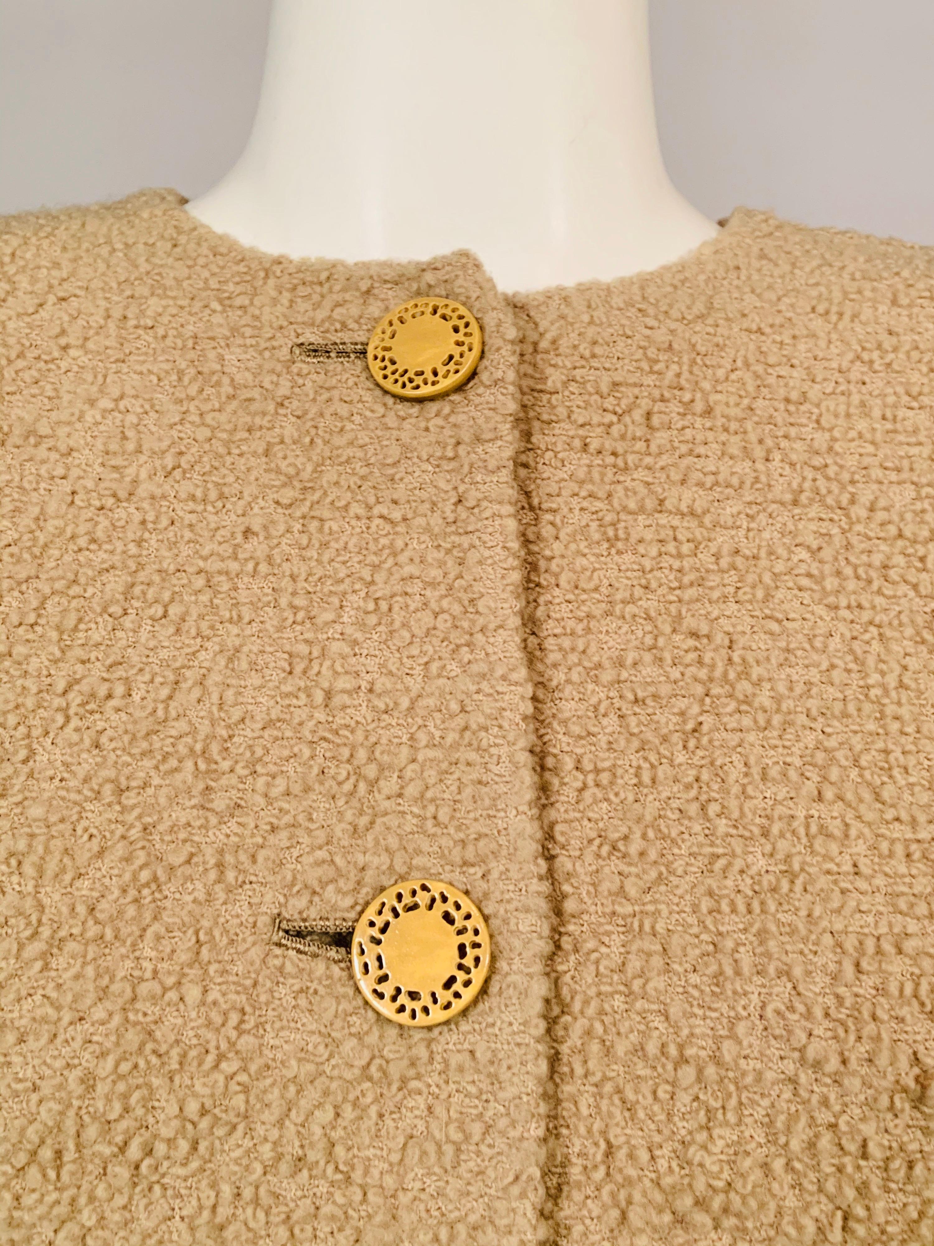 Balmain Haute Couture Jacke aus doppelseitiger Wolle und Hose mit Fischgrätenmuster (Beige) im Angebot