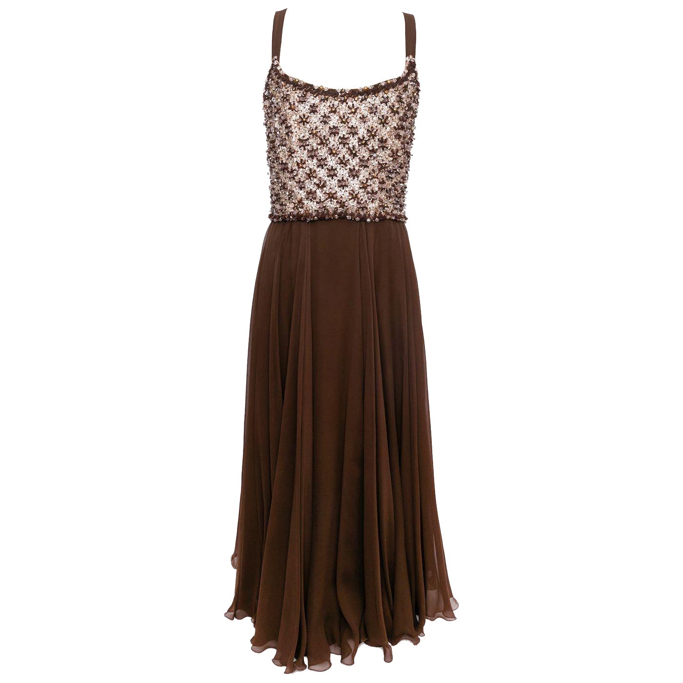 Is Balmain streetwear?