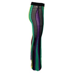 Pantaloni a zampa di elefante a vita alta a righe di Balmain, lavorati all’uncinetto in viscosa multicolore